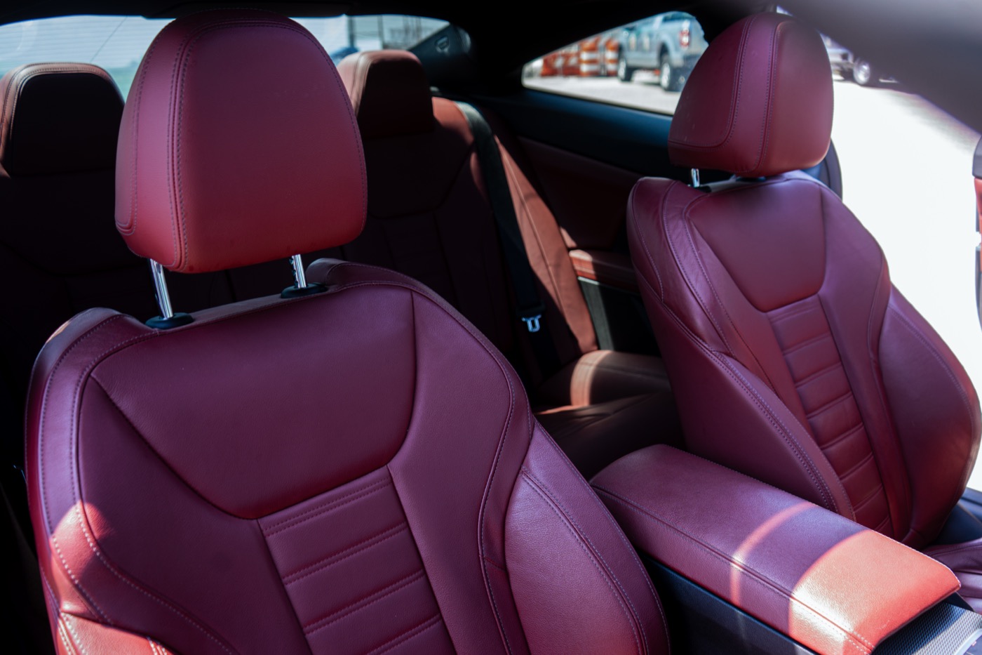 BMW M440i – red leather rear seats