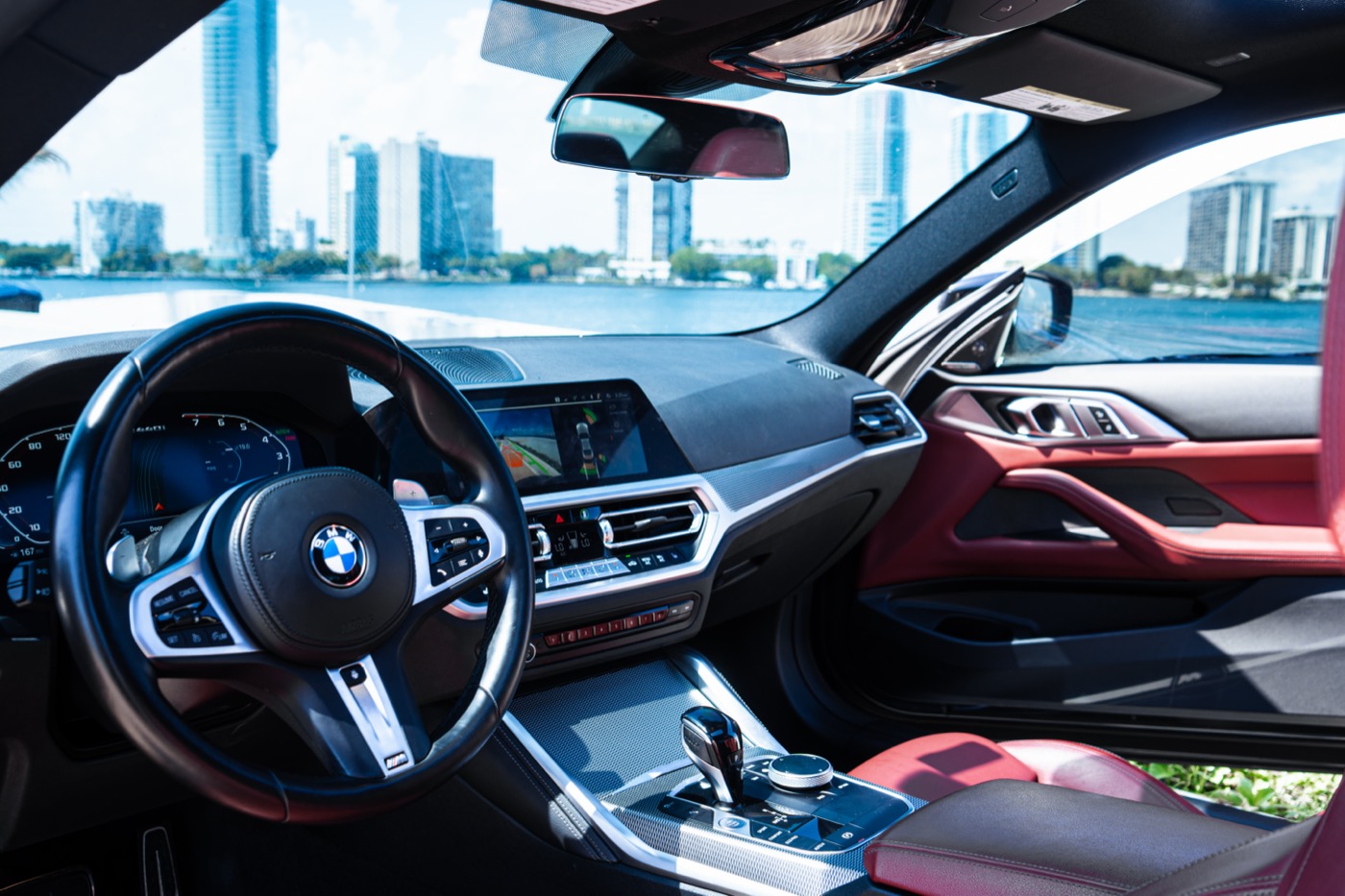 BMW M440i – red interior, Miami view