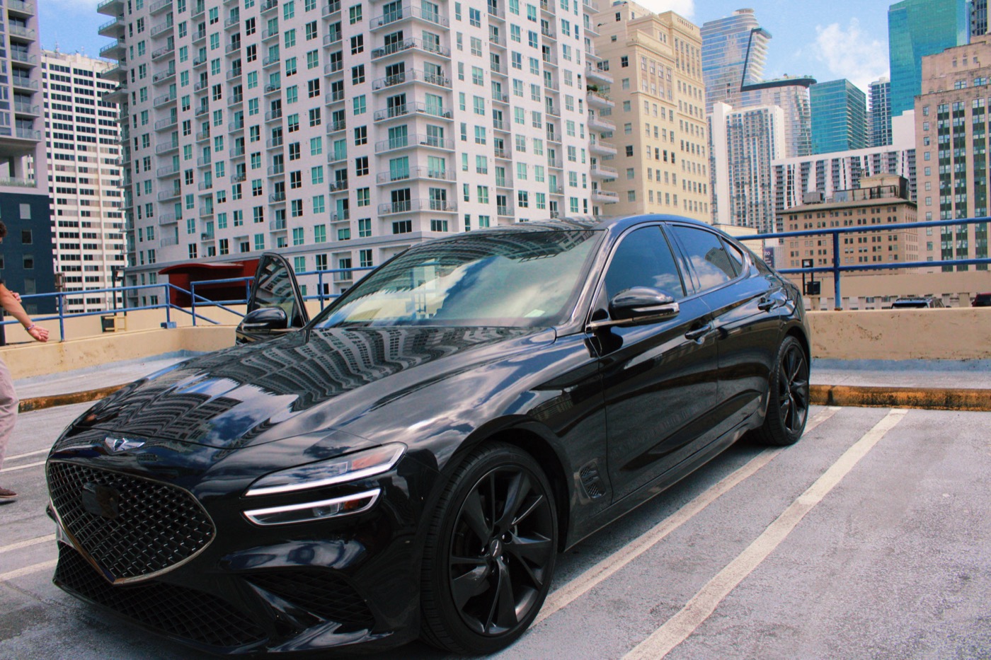 Genesis G70 – side profile, Miami rooftop